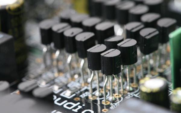 ساخت کوچک ترین ترانزیستور با ابعاد 2 نانومتری