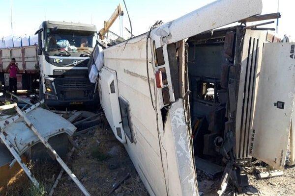 حادثه تصادف اتوبوس در دهشیر یزد